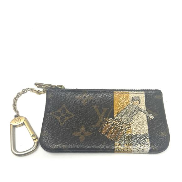Super Rare Louis Vuitton Bellboy Coin Case Monogram Keyring LV - Picture 1 of 9